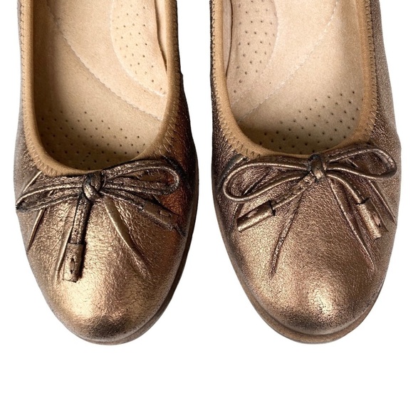 Clarks Collection Metallic Flats Size 7 Sara Aster Leather Bow Toe Comfort Shoes - Picture 4 of 13